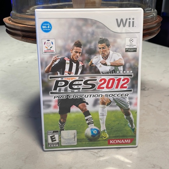 Wii PES 2012 soccer video game - Picture 1 of 4